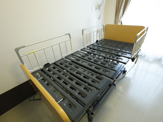 調整可能な空間の居室ベッド