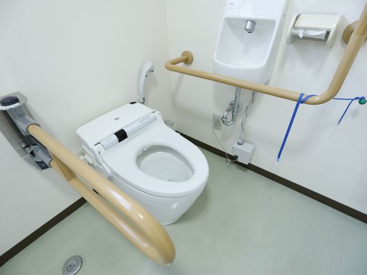 バリアフリー対応のトイレ