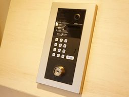 エントランスのインターホン
