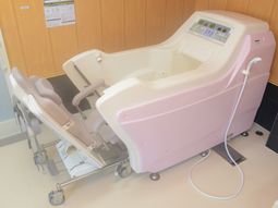 最新設備の浴室