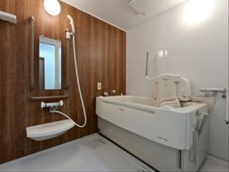 快適な介助用浴室