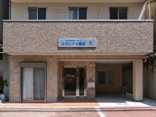 快適な外観のエントランス