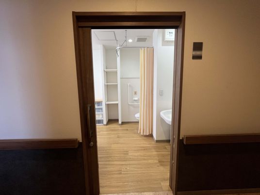 洗面台付きの室内