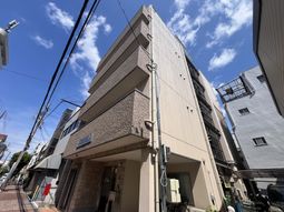 晴れた日の外観