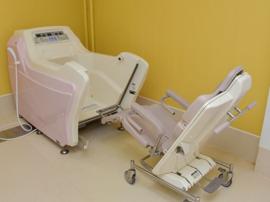 先進的な浴室機器