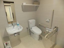 バリアフリーのトイレ設備