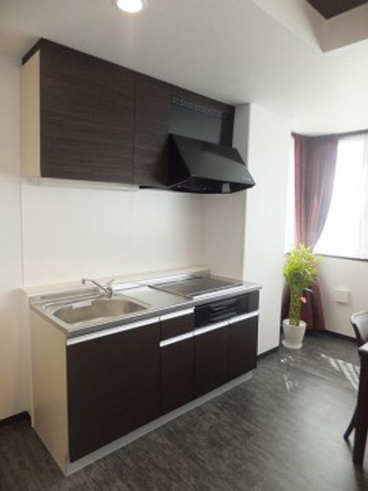 清潔感のある洋室キッチン