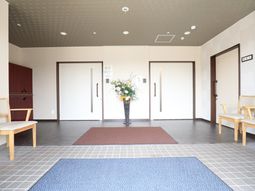 清潔感のあるエントランス