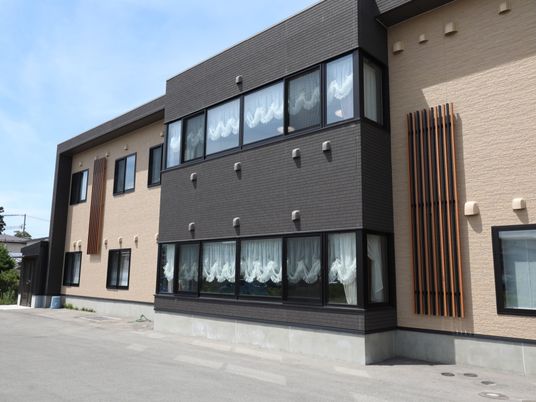 モダンな建物の外観