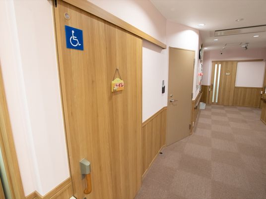バリアフリーの廊下