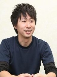 笑顔の男性スタッフ