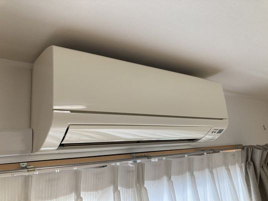 快適な空調設備の室内
