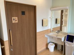 洗面台とトイレの空間