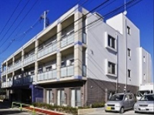 多階建て清潔感ある外観