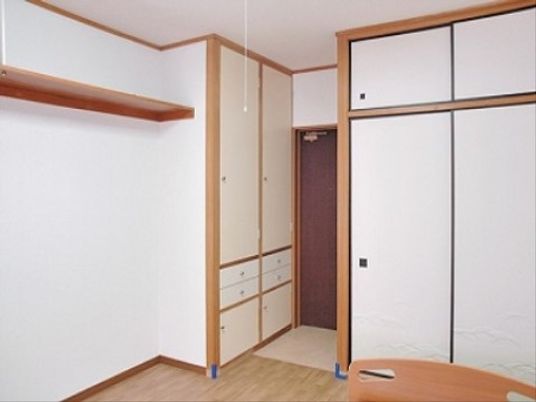 清潔な居室の一角