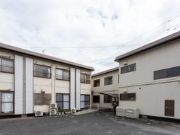 広々とした外観