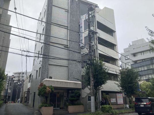 5階建ての建物