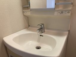 シンプルな洗面台
