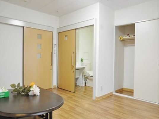 居室内のドアと入口