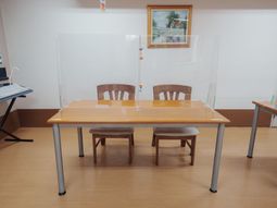 清潔なダイニングルーム