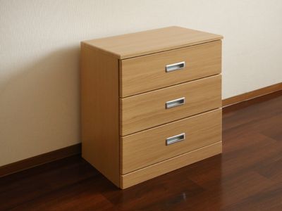 木製の実用的なチェスト