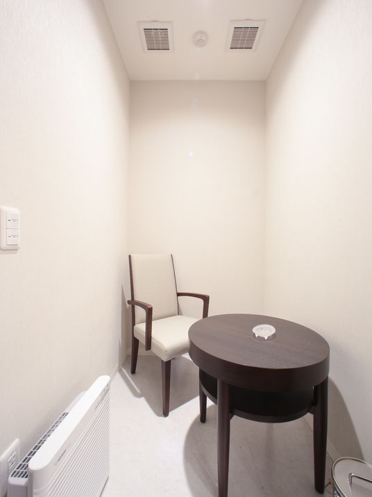 シンプルな休憩スペース