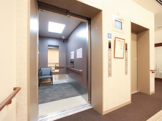 バリアフリーなエレベーター入口