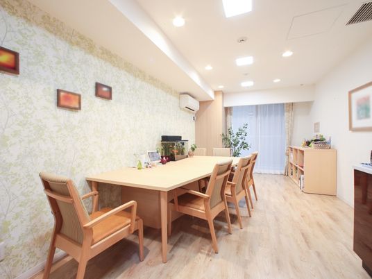 暖かみのあるダイニングルーム