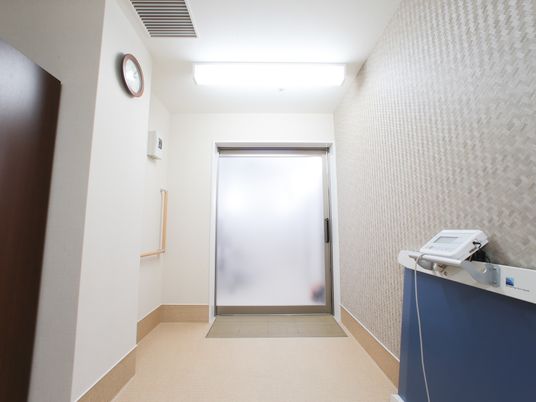 清潔な廊下と扉