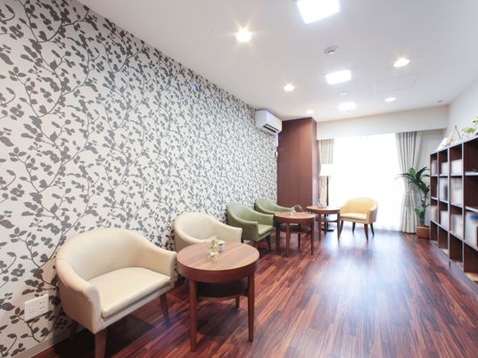 快適なラウンジの様子