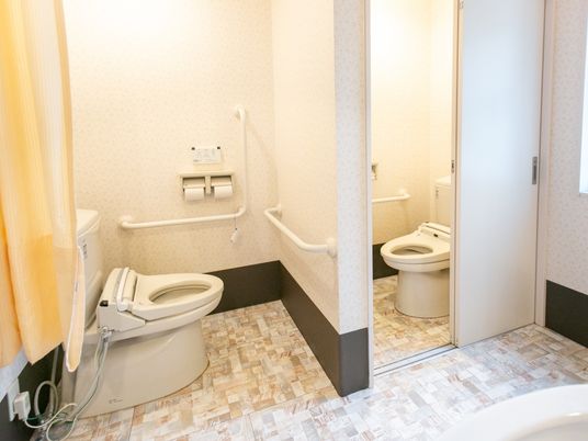 バリアフリーのトイレ空間
