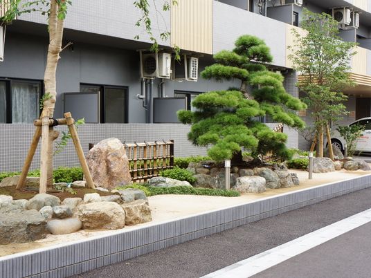 緑豊かな入り口風景