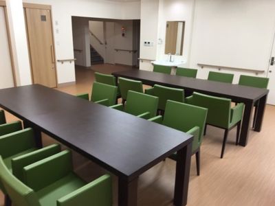 広々とした会議室風景