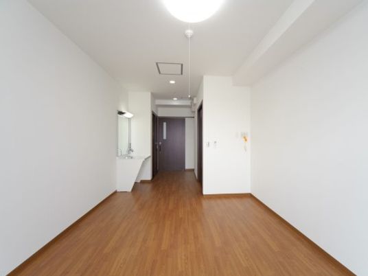 広々とした明るい居室