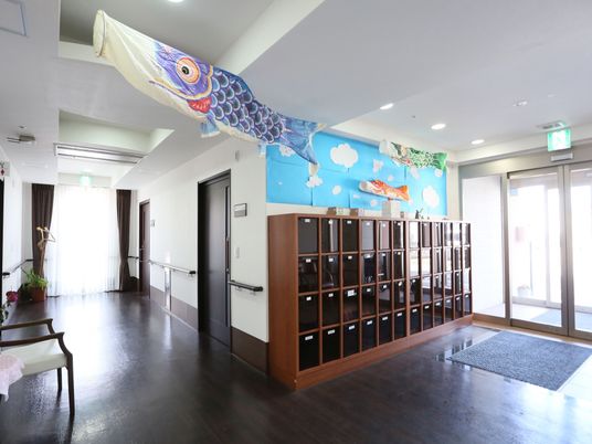 廊下に飾られた鯉のぼり