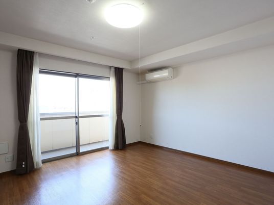 明るい広い居室