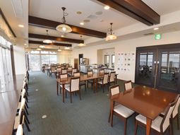 明るいダイニングスペース