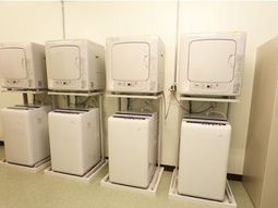 清潔な洗濯機列