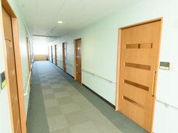 清潔感のある明るい廊下