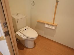 清潔なトイレの空間