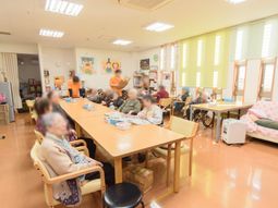 明るいリビングの様子