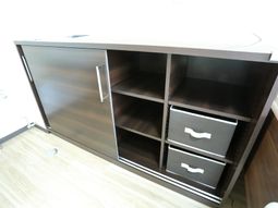 シンプルな収納家具