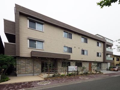 現代的な建物の外観