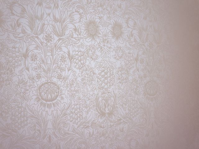 和室の壁紙模様 壁の模様2 落ち着いた雰囲気の和室です。心安らぐデザインの壁紙が、日本の伝統美を感じさせます。