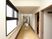 清潔な廊下と部屋の入口
