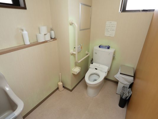 バリアフリーのトイレ空間