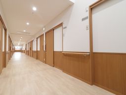 清潔感のある明るい廊下