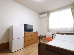 清潔な居室の内装