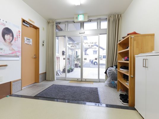 玄関の明るい空間