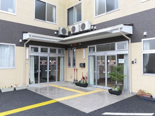 清潔感のあるエントランス